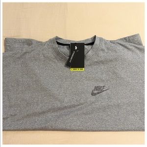 Nike Men’s Sportswear Premium Shirt (L)